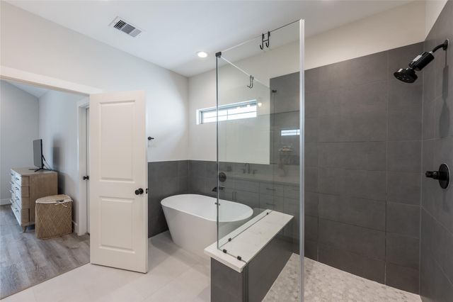 5306 Creekmont Timbers Trail, Houston, TX 77091