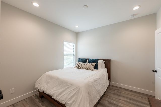 5306 Creekmont Timbers Trail, Houston, TX 77091