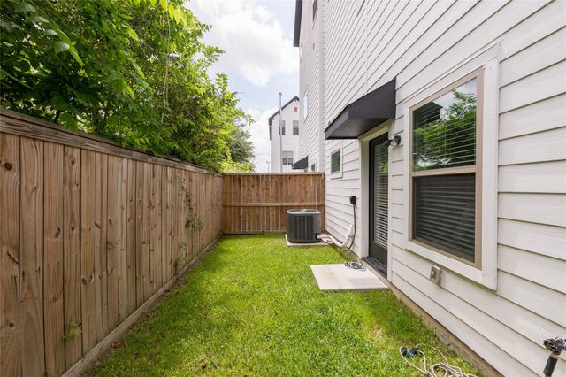 5306 Creekmont Timbers Trail, Houston, TX 77091