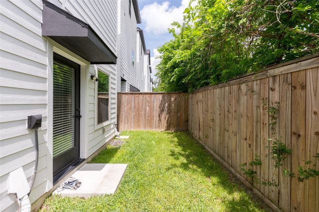 5306 Creekmont Timbers Trail, Houston, TX 77091