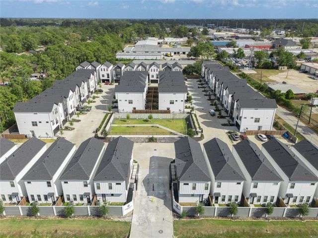 5306 Creekmont Timbers Trail, Houston, TX 77091