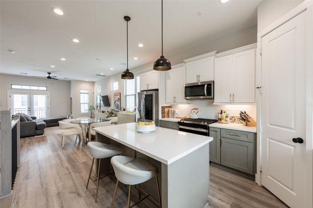 5306 Creekmont Timbers Trail, Houston, TX 77091