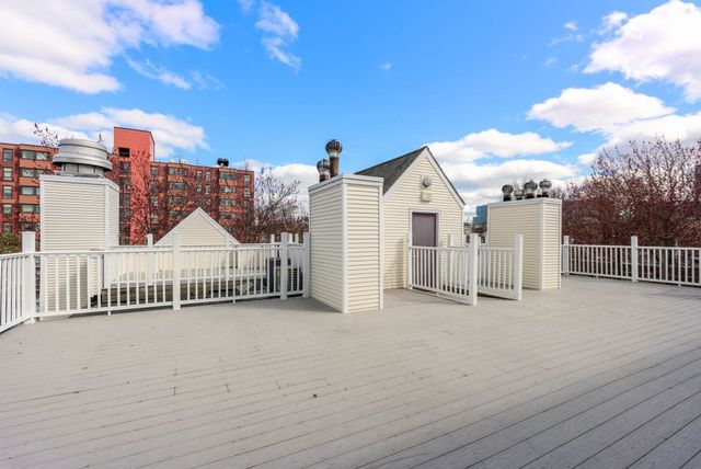 218 Thorndike St 208B, Cambridge, MA 02141