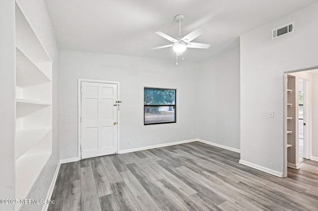 1614 LOYOLA Drive N, Jacksonville, FL 32218