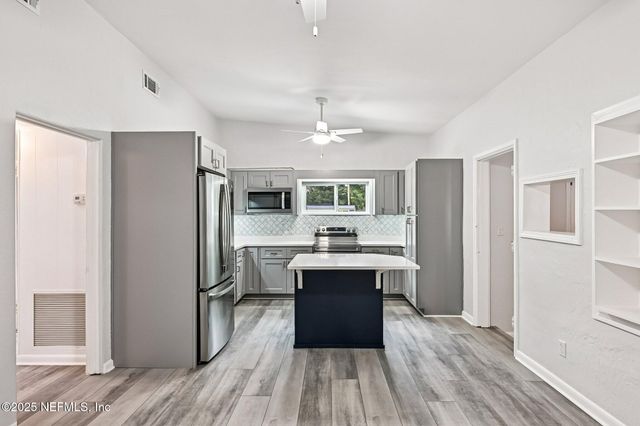 1614 LOYOLA Drive N, Jacksonville, FL 32218