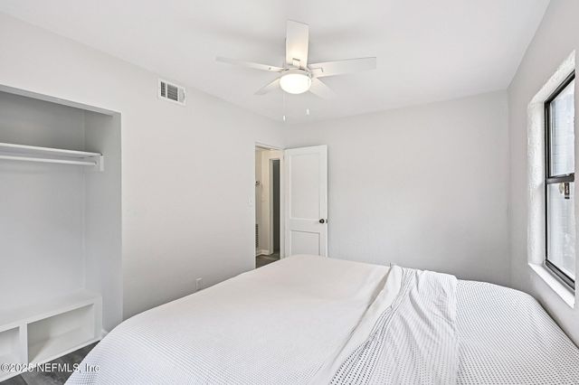 1614 LOYOLA Drive N, Jacksonville, FL 32218