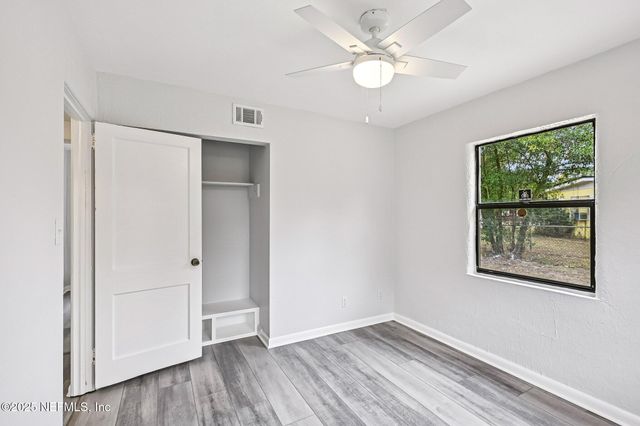 1614 LOYOLA Drive N, Jacksonville, FL 32218