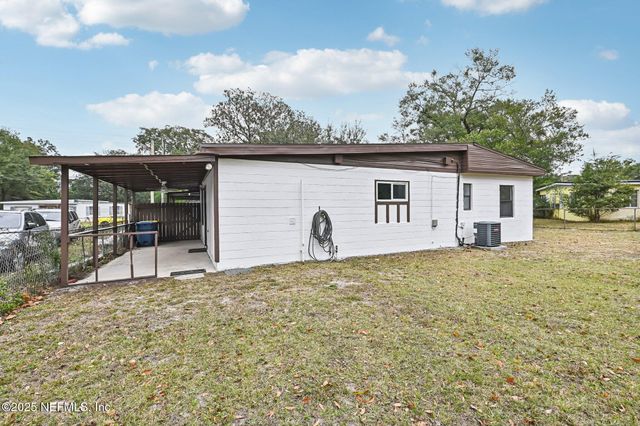 1614 LOYOLA Drive N, Jacksonville, FL 32218