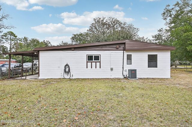 1614 LOYOLA Drive N, Jacksonville, FL 32218