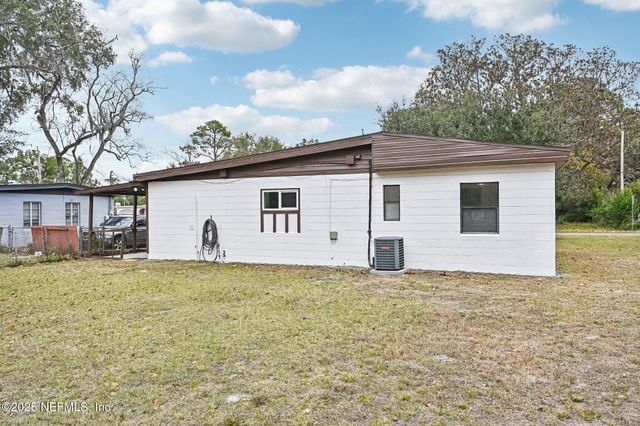 1614 LOYOLA Drive N, Jacksonville, FL 32218