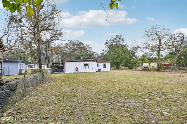 1614 LOYOLA Drive N, Jacksonville, FL 32218