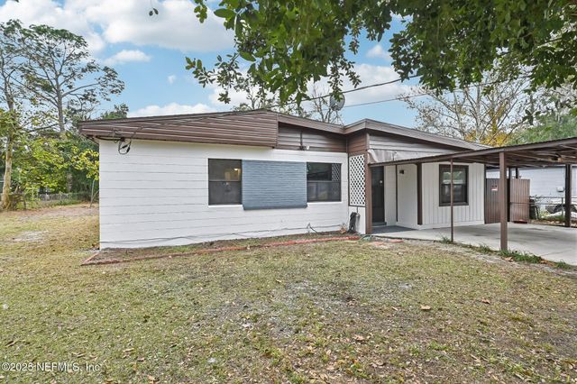 1614 LOYOLA Drive N, Jacksonville, FL 32218