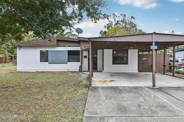 1614 LOYOLA Drive N, Jacksonville, FL 32218