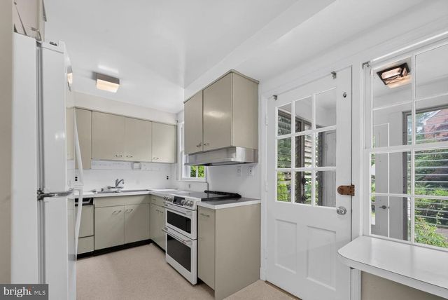 4747 UPTON ST NW, Washington, DC 20016