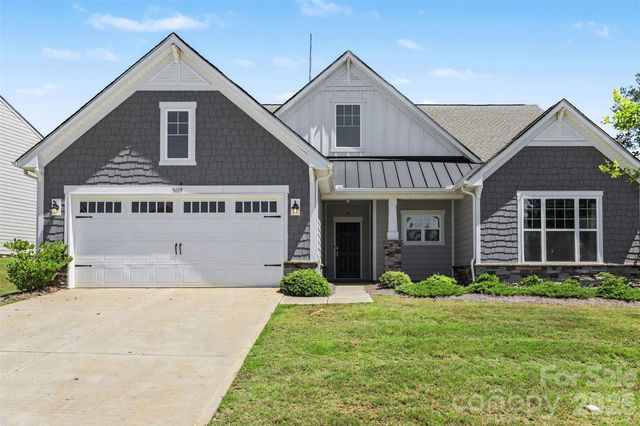 5019 Chegall Crossing Way, Mount Holly, NC 28120