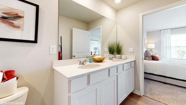 725 E Goldfinch Drive, Tiffin, IA 52340