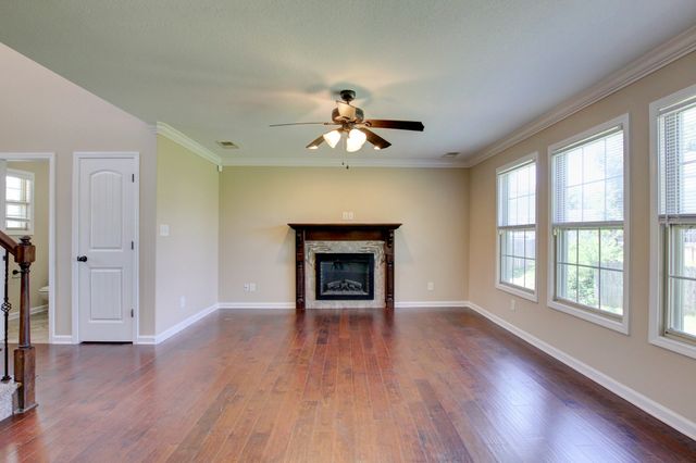 3694 Nadia Dr, Clarksville, TN 37040
