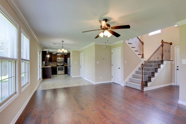 3694 Nadia Dr, Clarksville, TN 37040