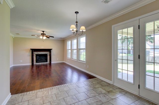3694 Nadia Dr, Clarksville, TN 37040