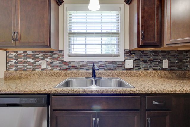 3694 Nadia Dr, Clarksville, TN 37040