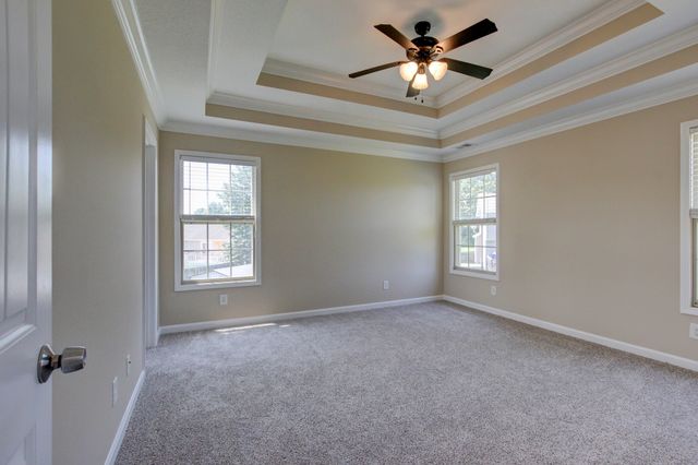 3694 Nadia Dr, Clarksville, TN 37040