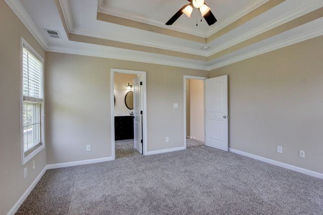 3694 Nadia Dr, Clarksville, TN 37040