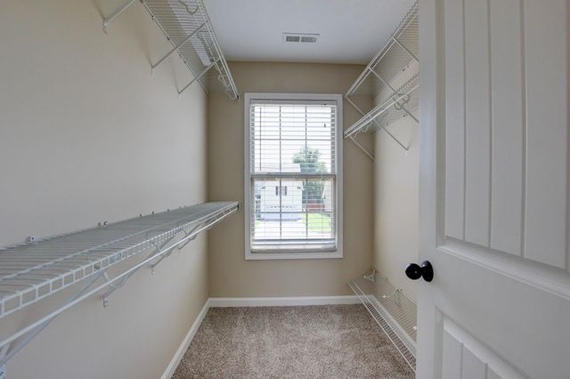 3694 Nadia Dr, Clarksville, TN 37040