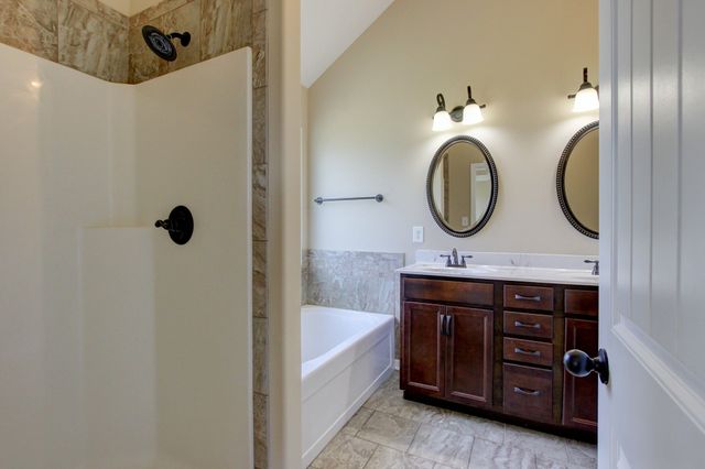 3694 Nadia Dr, Clarksville, TN 37040