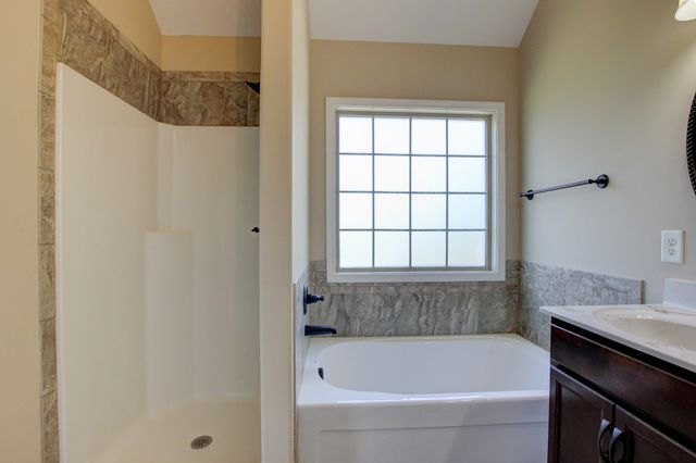 3694 Nadia Dr, Clarksville, TN 37040