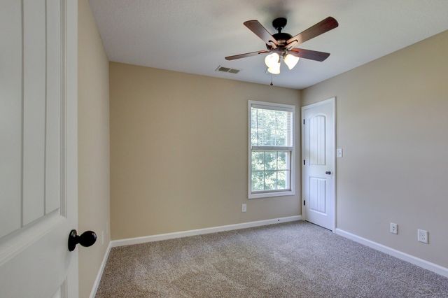 3694 Nadia Dr, Clarksville, TN 37040
