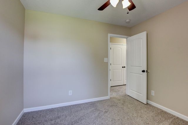 3694 Nadia Dr, Clarksville, TN 37040