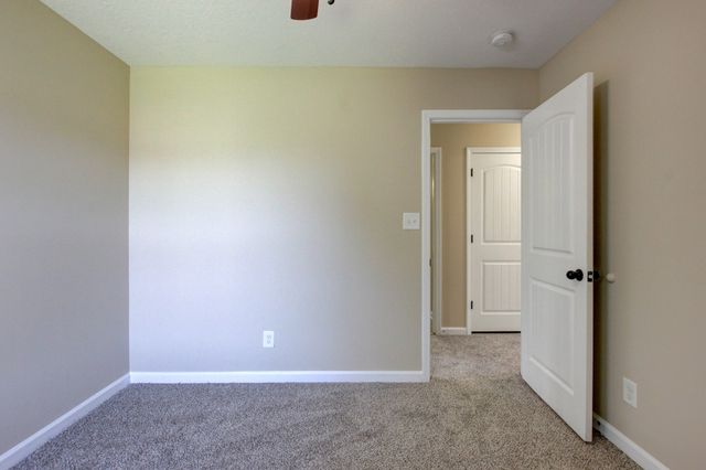 3694 Nadia Dr, Clarksville, TN 37040