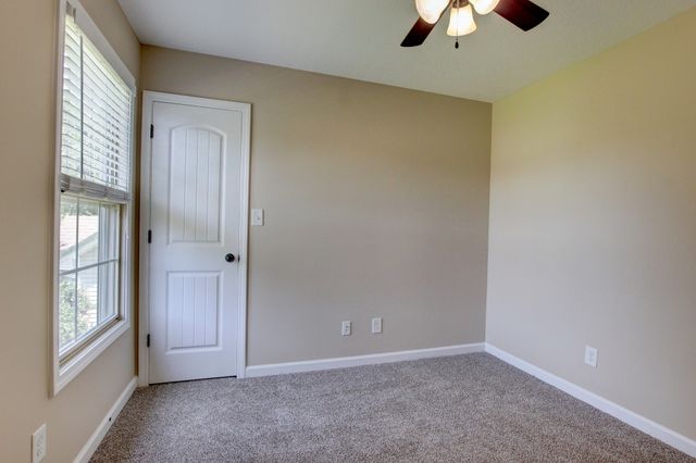 3694 Nadia Dr, Clarksville, TN 37040