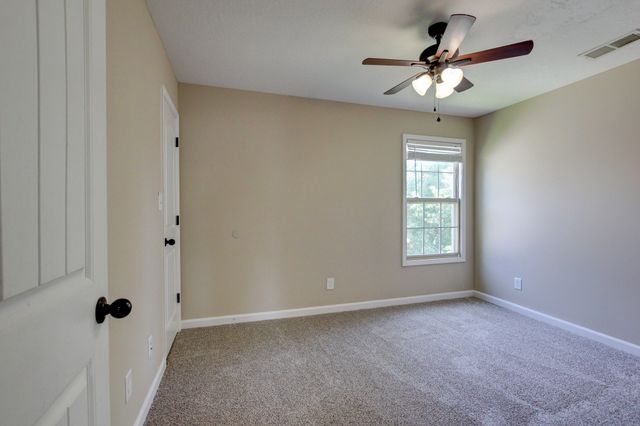 3694 Nadia Dr, Clarksville, TN 37040