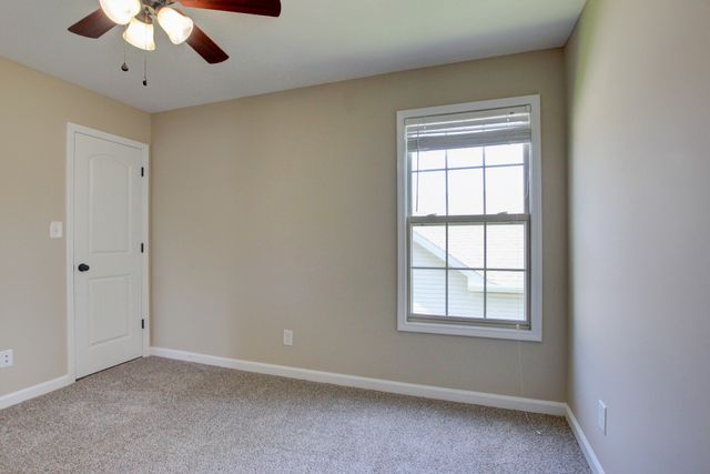 3694 Nadia Dr, Clarksville, TN 37040