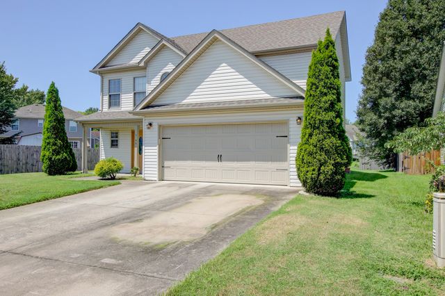 3694 Nadia Dr, Clarksville, TN 37040