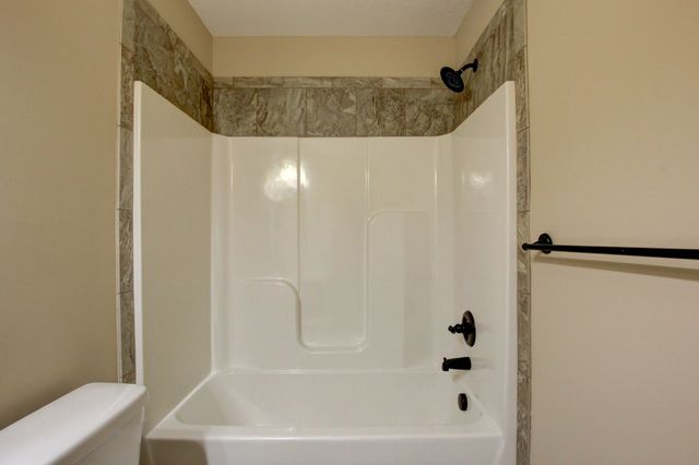 3694 Nadia Dr, Clarksville, TN 37040