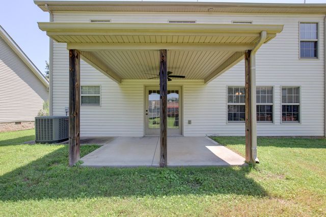 3694 Nadia Dr, Clarksville, TN 37040