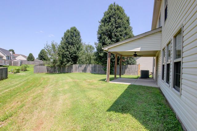 3694 Nadia Dr, Clarksville, TN 37040