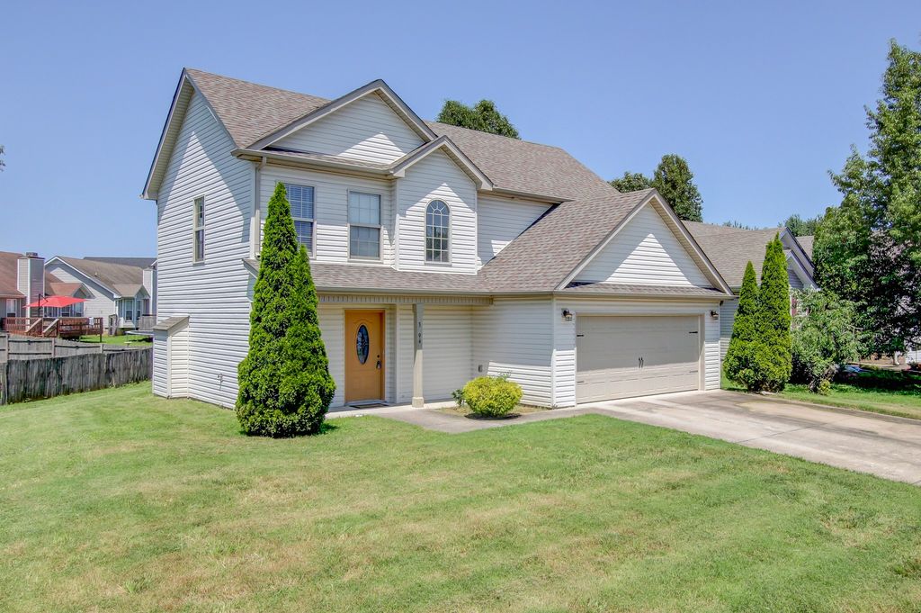 3694 Nadia Dr, Clarksville, TN 37040