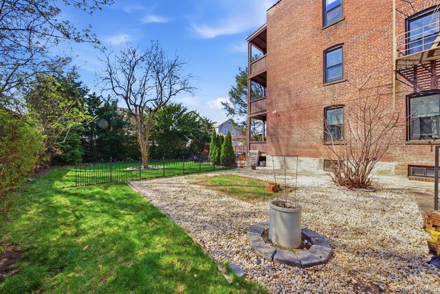 35 S Devoe Avenue, Yonkers, NY 10705