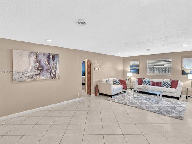 6200 NW 13th St, Sunrise, FL 33313