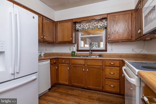 6559 PEARSONS CORNER RD, Dover, DE 19904