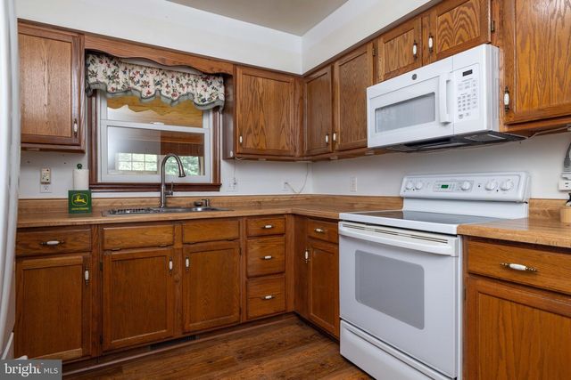6559 PEARSONS CORNER RD, Dover, DE 19904