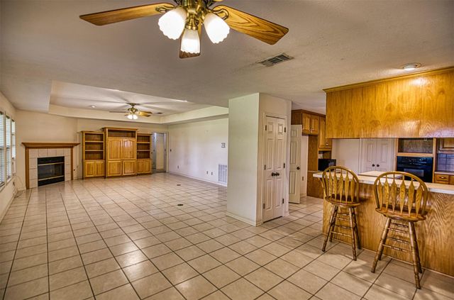 655 Farmers Road, Brenham, TX 77833