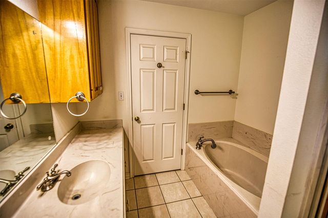 655 Farmers Road, Brenham, TX 77833