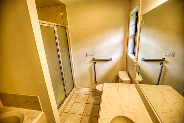 655 Farmers Road, Brenham, TX 77833