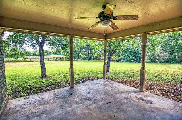 655 Farmers Road, Brenham, TX 77833