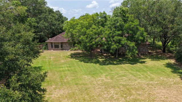 655 Farmers Road, Brenham, TX 77833