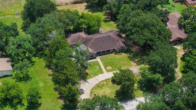 655 Farmers Road, Brenham, TX 77833